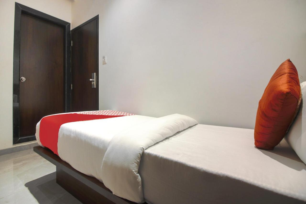 Hotel Flora Suites Mumbai Ngoại thất bức ảnh