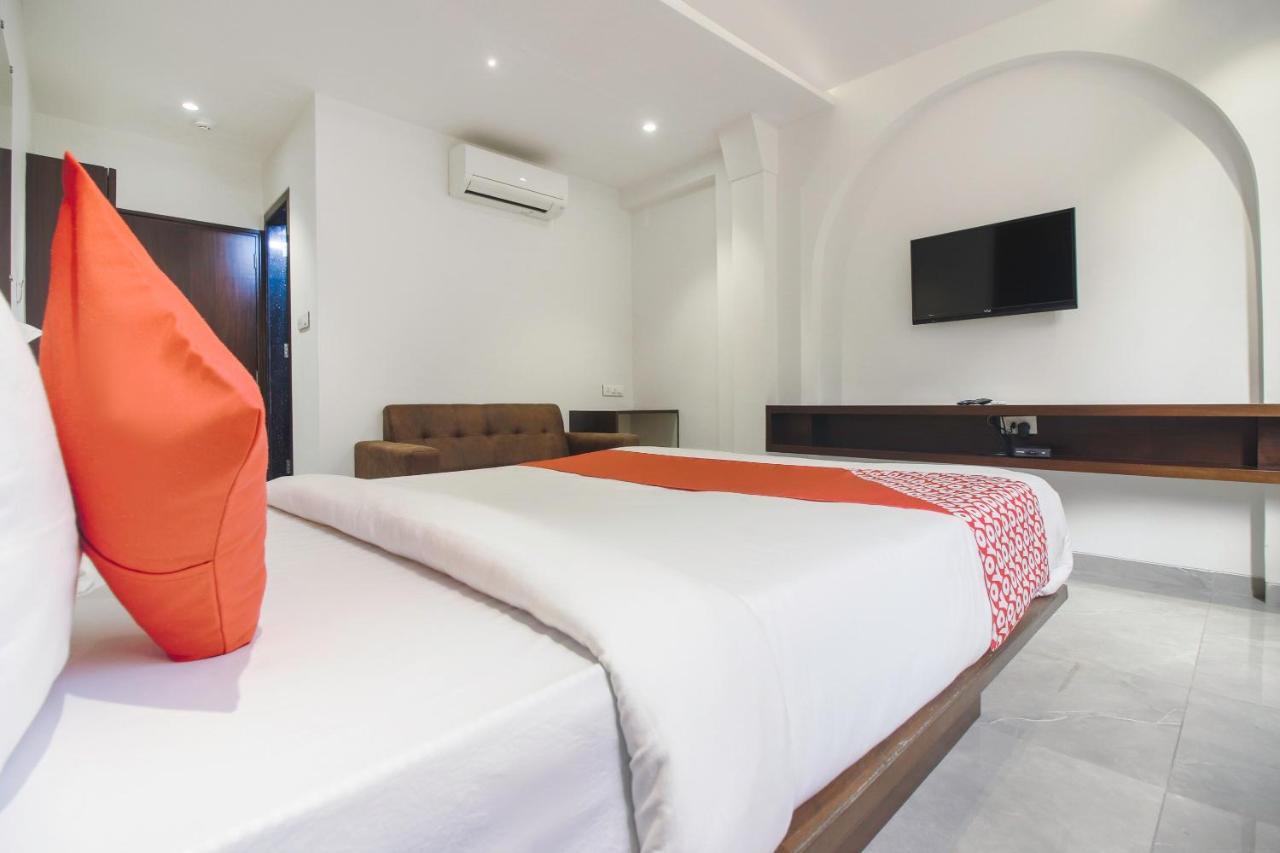 Hotel Flora Suites Mumbai Ngoại thất bức ảnh