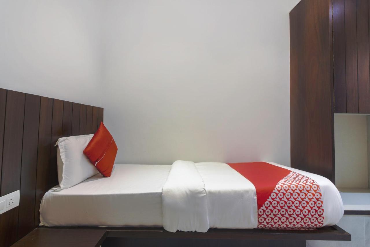 Hotel Flora Suites Mumbai Ngoại thất bức ảnh