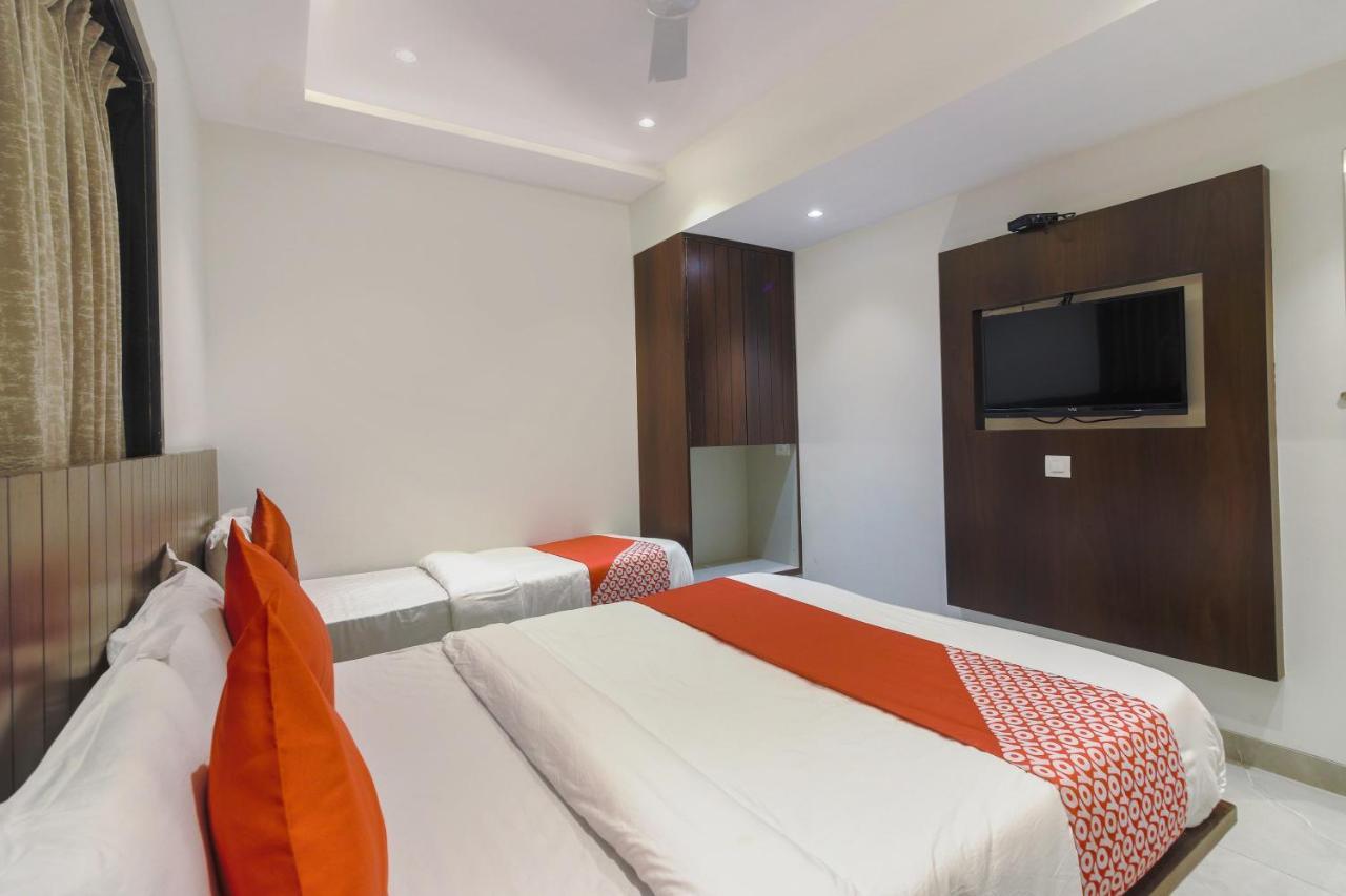Hotel Flora Suites Mumbai Ngoại thất bức ảnh